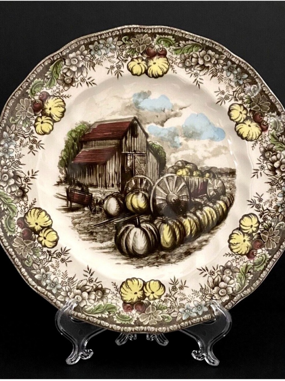 Vintage-Style Farmhouse Decorative Plate in Cream and Brown